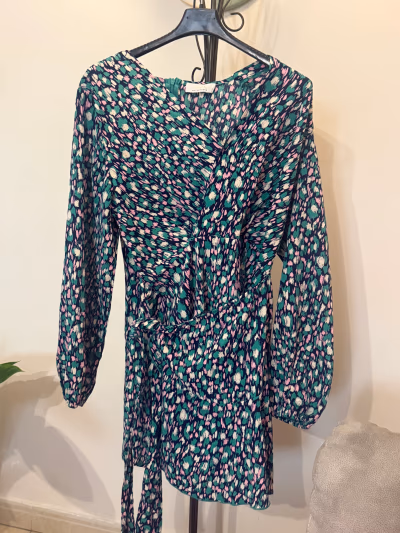 Abstract print wrap dress by Quiz — pre-loved on Thrifted.mt
