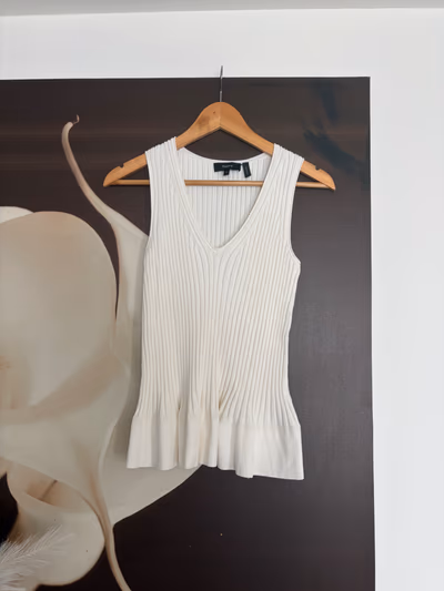 Theory ribbed sleeveless top by Theory — pre-loved on Thrifted.mt