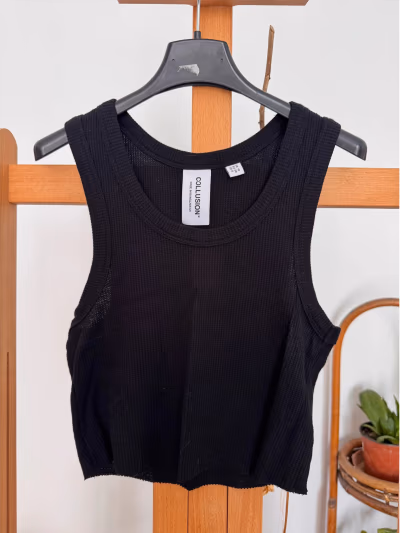 Collusion black ribbed crop tank top by Collusion — pre-loved on Thrifted.mt