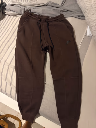 Original Nike tech-fleece Brown Sweatpants Joggers by Nike — pre-loved on Thrifted.mt