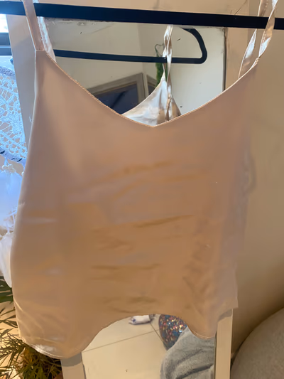Top a canotta in raso — pre-loved on Thrifted.mt