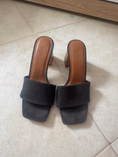 Black square-toe block heels — pre-loved on Thrifted.mt