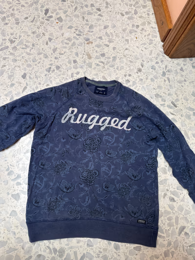 Felpa robusta ricamata Springfield by Springfield — pre-loved on Thrifted.mt