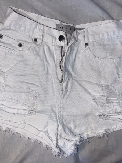 White Distressed Denim Shorts by Denim Co. — pre-loved on Thrifted.mt