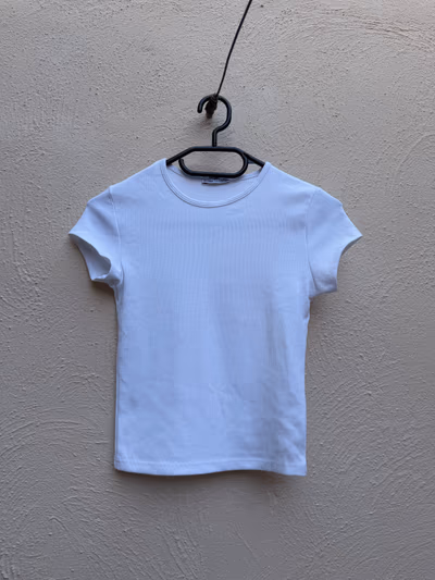 White Ribbed Short Sleeve Top by Bershka — pre-loved on Thrifted.mt