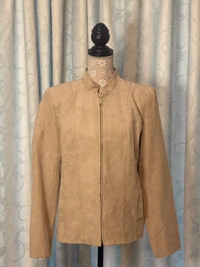 Dressbarn Camel Jacket Y2K — pre-loved on Thrifted.mt