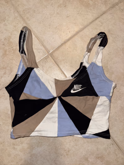 Nike Colour-Block Panel Crop Top by Nike — pre-loved on Thrifted.mt
