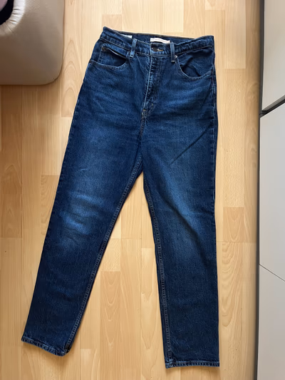 Levi's Dark Wash Straight Jeans by Levi's — pre-loved on Thrifted.mt