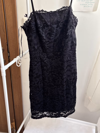 Black Lace Petite Mini Dress by Miss Selfridge — pre-loved on Thrifted.mt