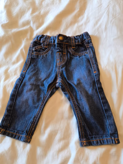 Baby blue denim trousers by Kiabi — pre-loved on Thrifted.mt