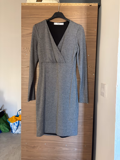 Mango houndstooth wrap dress by Mango — pre-loved on Thrifted.mt