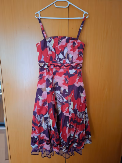 Per Una Floral Print Midi Dress perfect for a wedding — pre-loved on Thrifted.mt