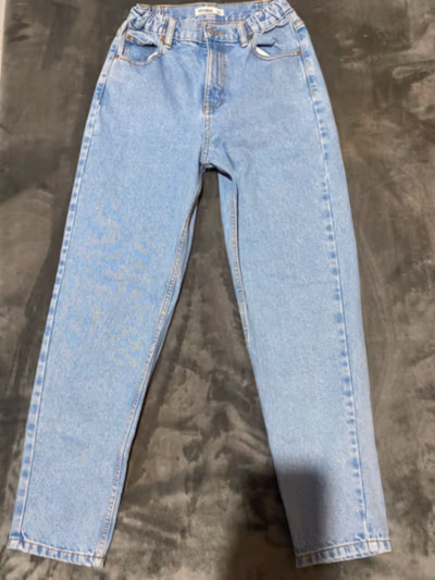 Light blue Pull&Bear denim jeans by Pull&Bear — pre-loved on Thrifted.mt
