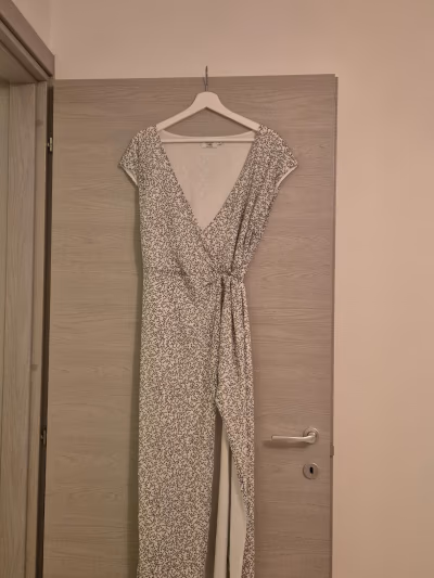 NA-KD Floral Wrap Dress by NA-KD — pre-loved on Thrifted.mt