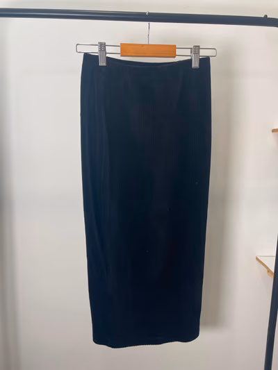 Black Corduroy Midi Skirt — pre-loved on Thrifted.mt