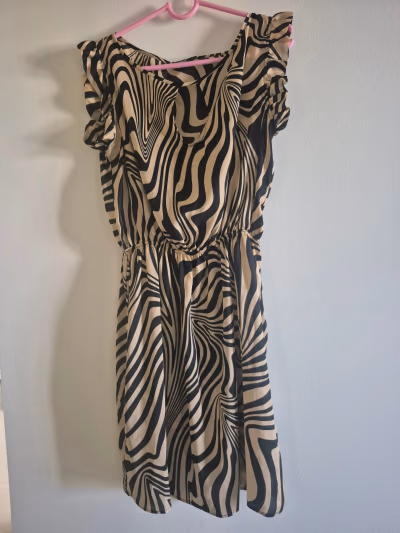 Nuna Lie Zebra Print Dress size M by Nuna Lie — pre-loved on Thrifted.mt