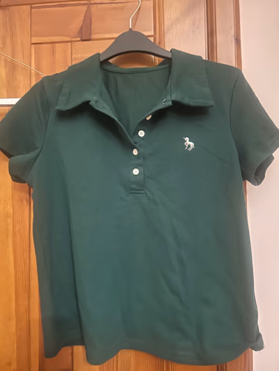Short Sleeved Green Polo Shirt by Dazy — pre-loved on Thrifted.mt