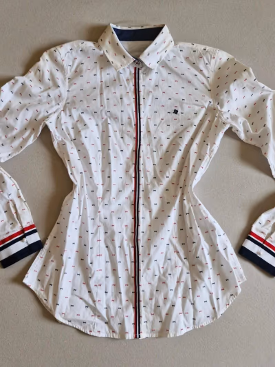 Camiseta estampada con el león de Porsche by Lion of Porches — pre-loved on Thrifted.mt