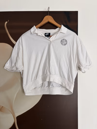 Nike White Cropped Polo Shirt by Nike — pre-loved on Thrifted.mt