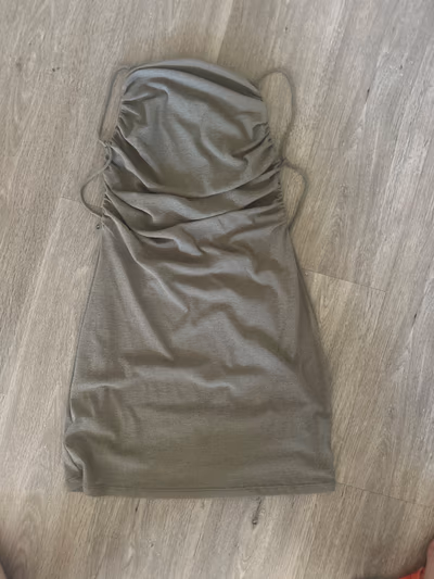 Green tie-back mini dress — pre-loved on Thrifted.mt