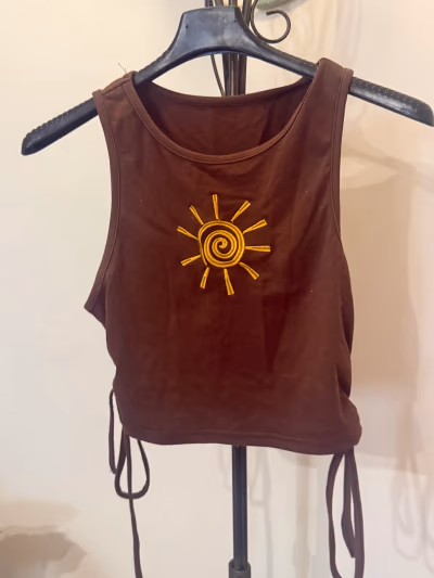 Brown sun embroidered crop top — pre-loved on Thrifted.mt