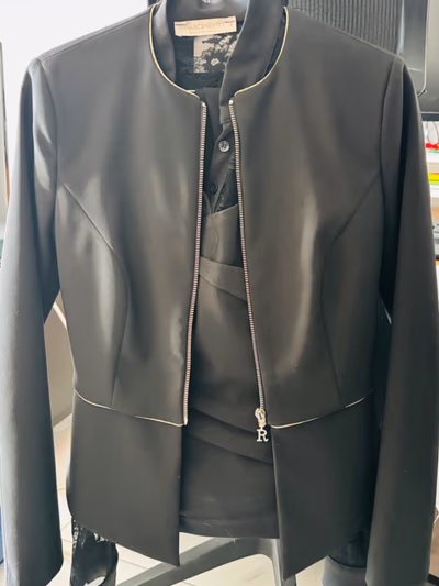 Rinascimento tailleur taglia S, usato pochissimo, 3 pezzi — pre-loved on Thrifted.mt