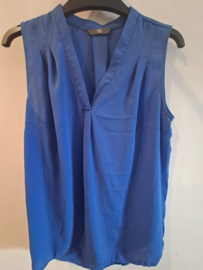 Blue sleeveless pleated blouse — pre-loved on Thrifted.mt