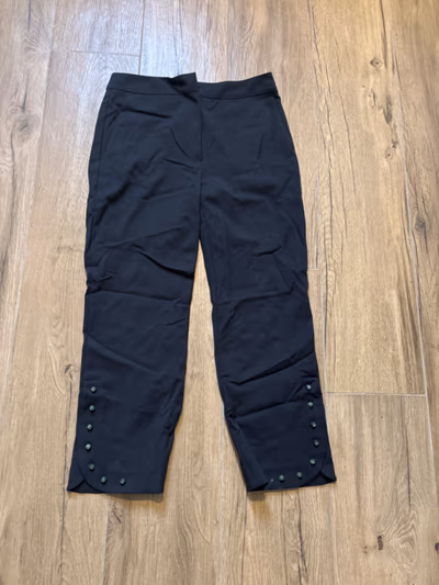 Black Cropped Trousers with Detailing by Sports Max — pre-loved on Thrifted.mt