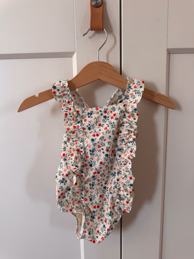 Petit Bateau - Baby girl swimsuit - floral - 3/6 months by Petit Bateau — pre-loved on Thrifted.mt