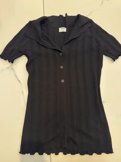 Black ribbed button-up top — pre-loved on Thrifted.mt