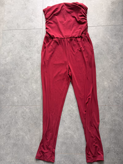 Krush burgundy strapless jumpsuit — pre-loved on Thrifted.mt