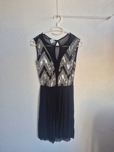 Black Sequin Zig-Zag Dress by Mixeri — pre-loved on Thrifted.mt
