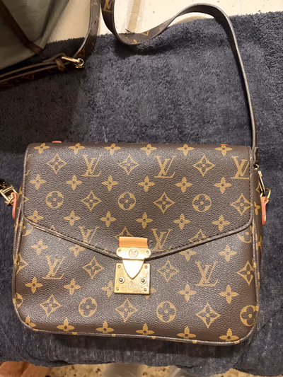 Louis Vuitton Monogram Crossbody Bag by Louis Vuitton — pre-loved on Thrifted.mt