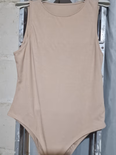 Body a coste beige by SHEIN — pre-loved on Thrifted.mt