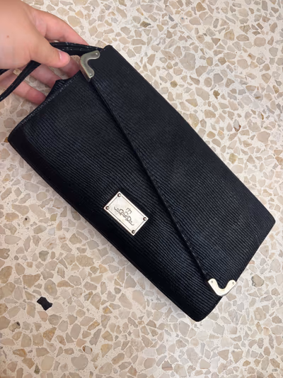 Black textured envelope clutch bag Redherring by redherring — pre-loved on Thrifted.mt