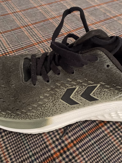 Hummel olive lightweight running trainers by Hummel — pre-loved on Thrifted.mt