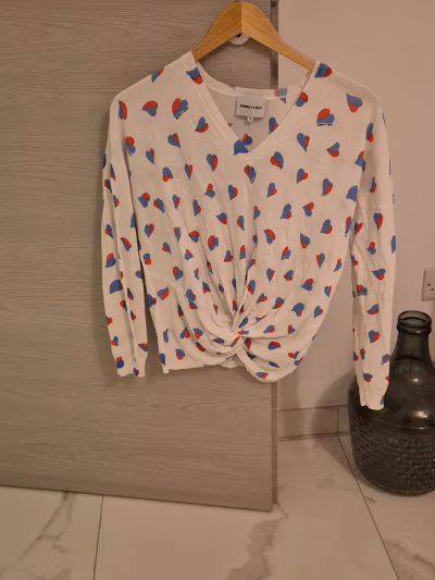 Bimba y Lola heart jumper by Bimba y Lola — pre-loved on Thrifted.mt