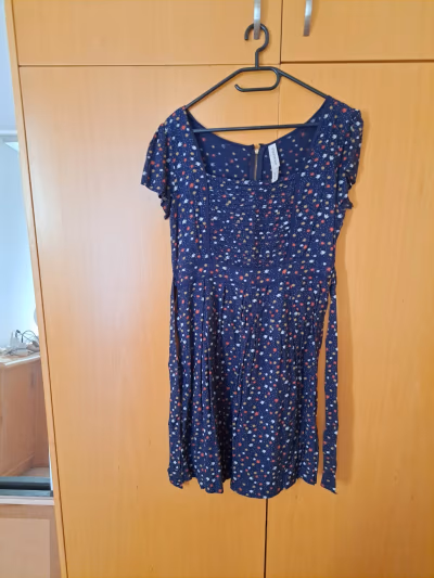 Springfield Navy floral print dress — pre-loved on Thrifted.mt