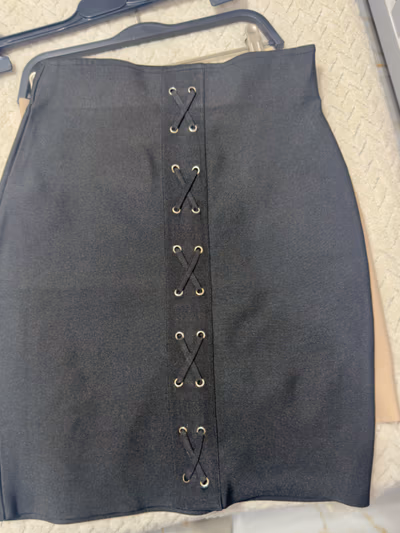 Black lace-up detail skirt — pre-loved on Thrifted.mt