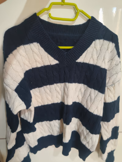 Striped Cable Knit V-Neck Sweater — pre-loved on Thrifted.mt