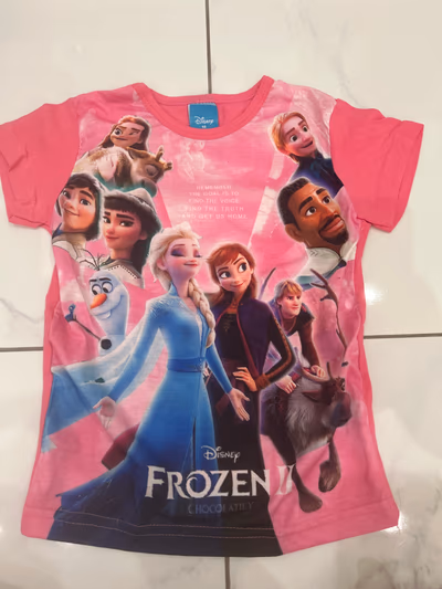 Girls Disney Frozen Graphic Top — pre-loved on Thrifted.mt