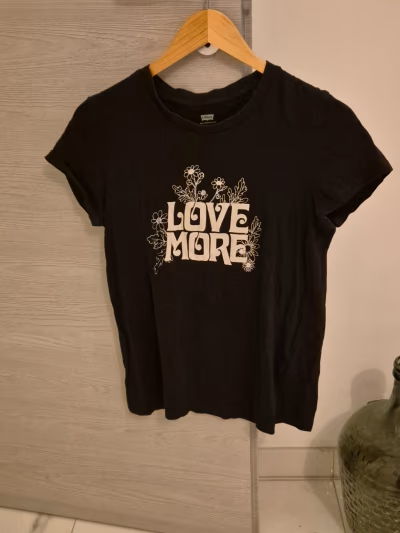 Levi's Love More Black T-Shirt by Levi's — pre-loved on Thrifted.mt