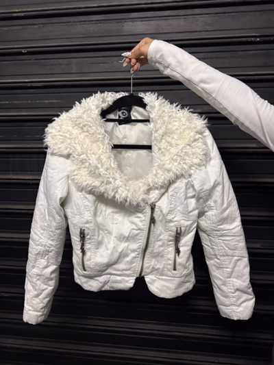 White Faux Fur Collar Jacket by Terranova Fashion — pre-loved on Thrifted.mt