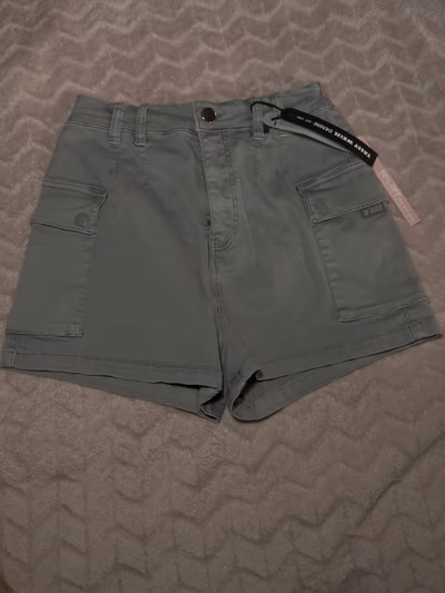 Tally Weijl Grey Cargo Denim Shorts by Tally Weijl — pre-loved on Thrifted.mt