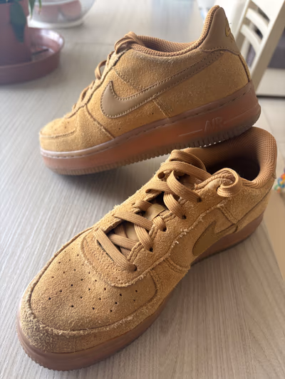 Nike Air size 36.5 by Nike — pre-loved on Thrifted.mt