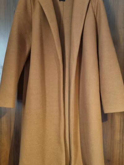 Camel brown classic long coat by Zara — pre-loved on Thrifted.mt