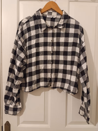 Black White Checkered Button Shirt — pre-loved on Thrifted.mt