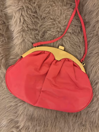 Bolso de mano — pre-loved on Thrifted.mt