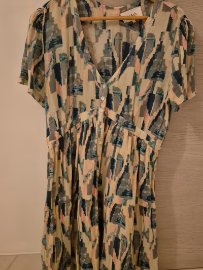 ba&sh patterned v-neck dress by ba&sh — pre-loved on Thrifted.mt