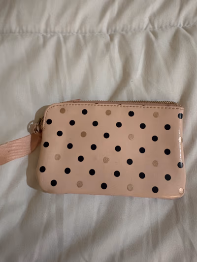 Astuccio con cerniera a pois rosa — pre-loved on Thrifted.mt